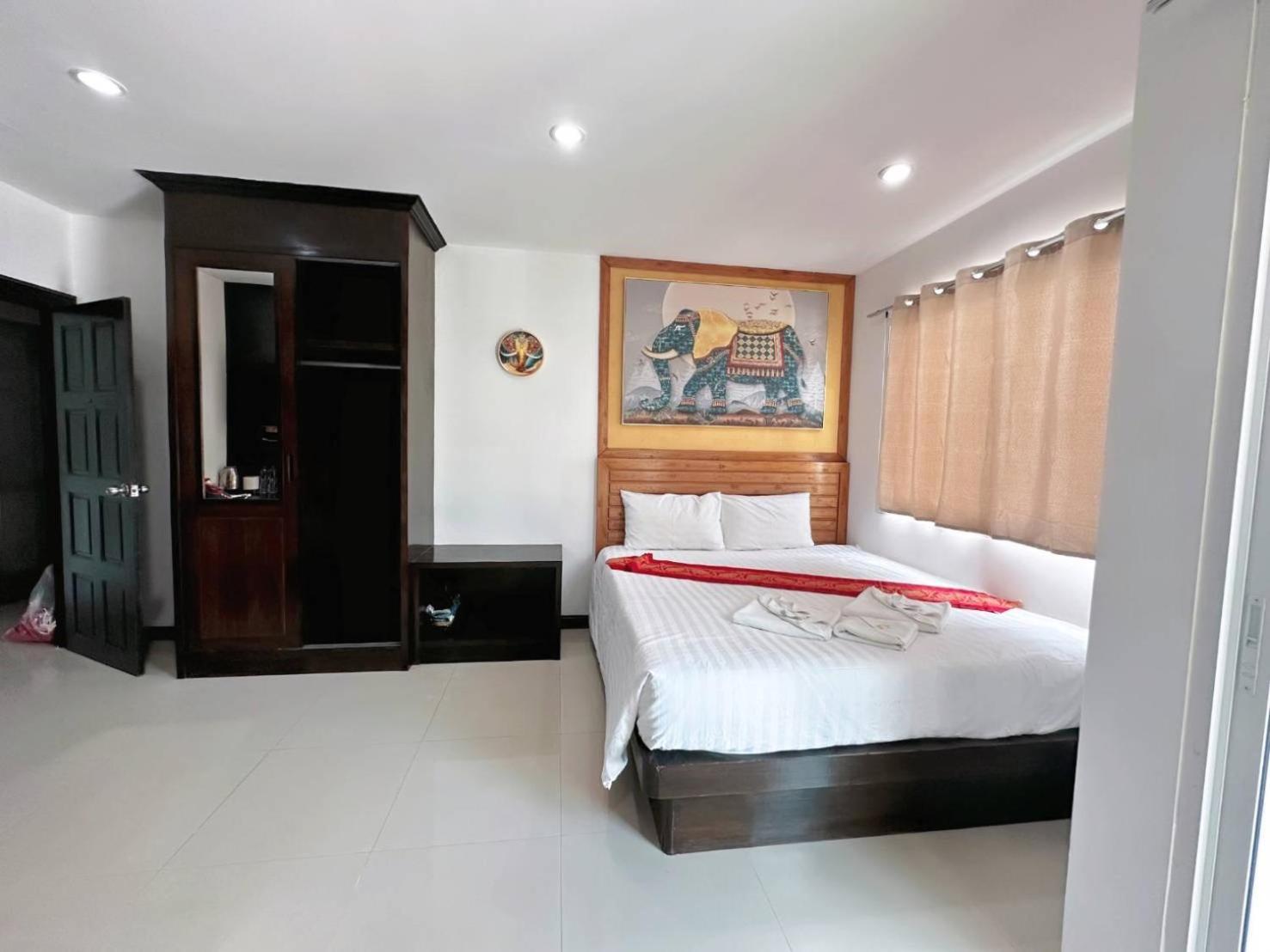 Abby'S House Hotel Patong Exterior photo