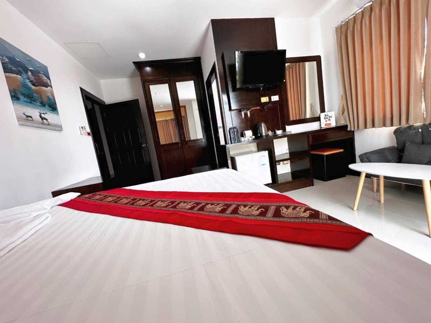 Abby'S House Hotel Patong Exterior photo