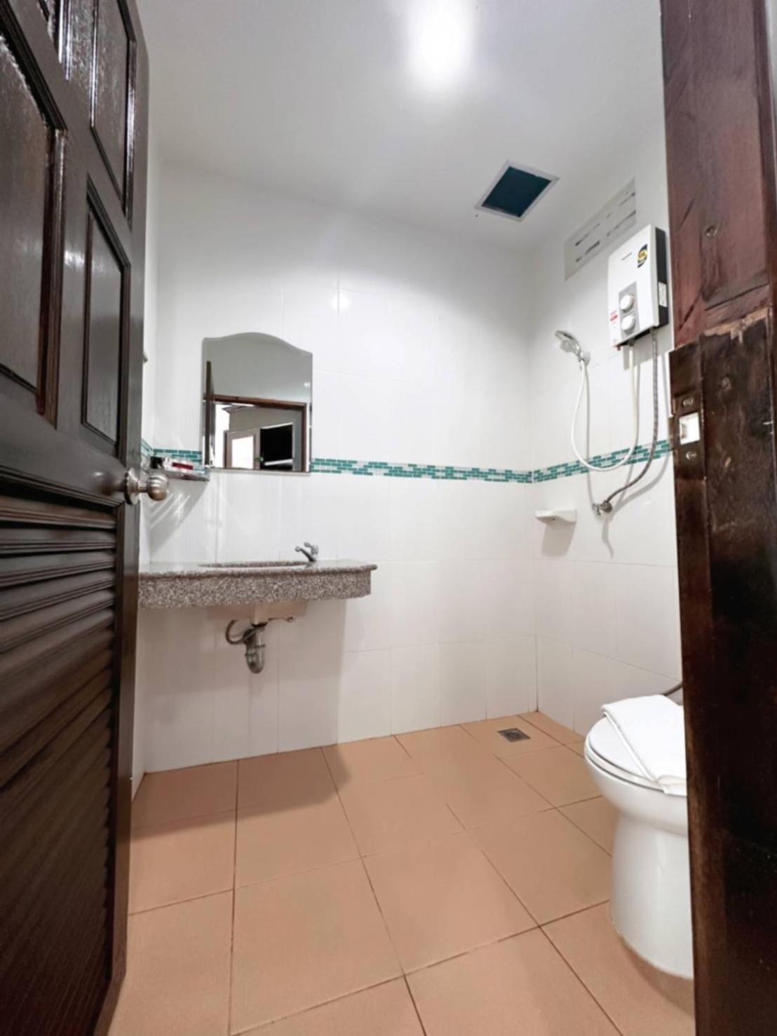 Abby'S House Hotel Patong Exterior photo