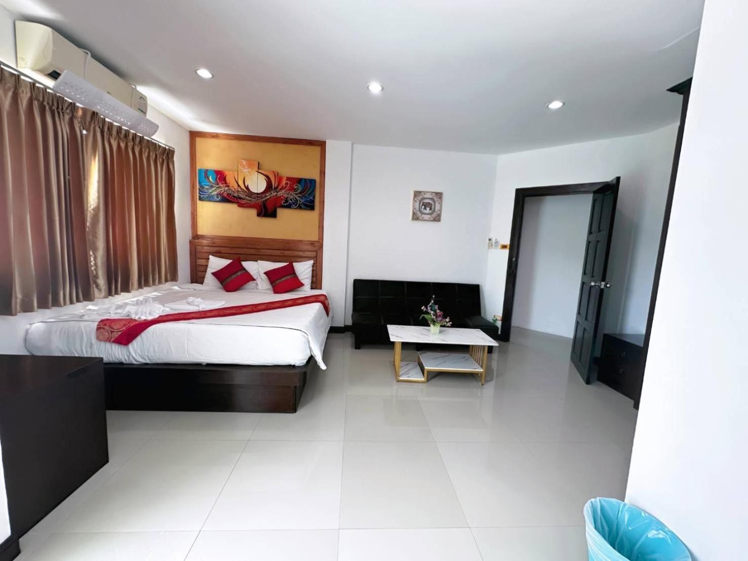Abby'S House Hotel Patong Exterior photo